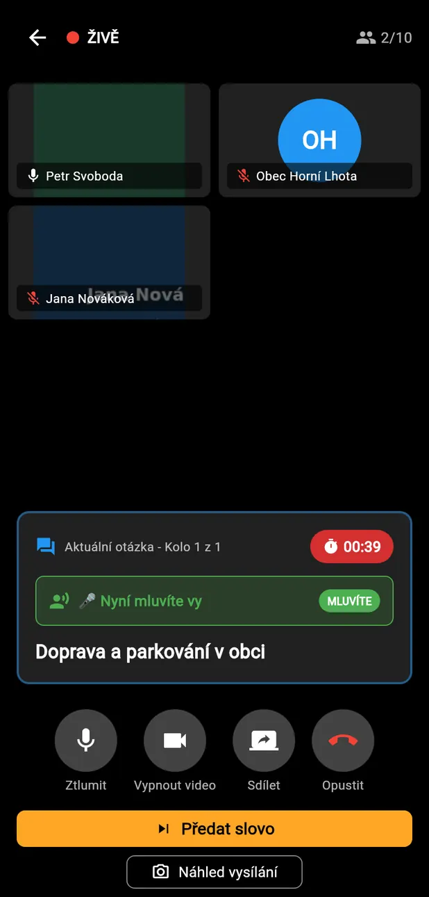 Debatní místnost: právě mluvíte vy